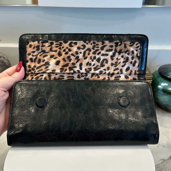 Kenneth Cole Reaction Black Leather Wallet, Leopard-Print Lining, EUC - Picture 14 of 17